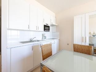 Studio Apartment with Sea Views in Gadeynehelling Hotel in Bruges