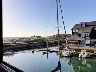 Sublime Apartment Opposite The Port Hotel in Deauville