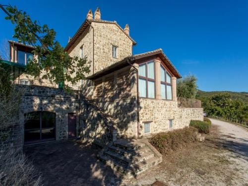 Apartment in a farmhouse with swimming pool Hotel in Umbria