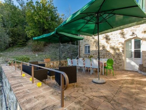 Apartment in a farmhouse with swimming pool Hotel in Umbria