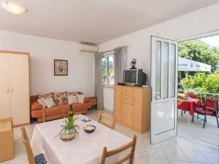 Apartments Miljan Popovic - Studio Apartment with Terrace Hotel in Cavtat