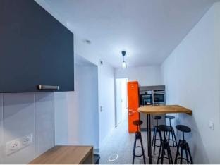 Private Room in a shared flat - Lyon 8 Hotel in Lyon