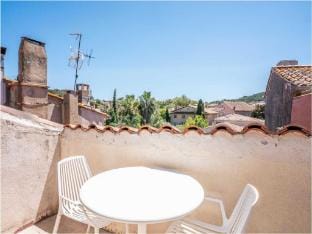 Appt moderne- AC-2BR-3P - Beach 5min-St-Tropez Hotel in Saint-Tropez