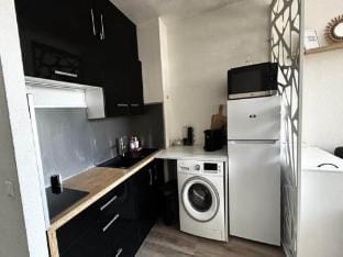 Studio La Grande Motte with balcony Hotel in La Grande-Motte
