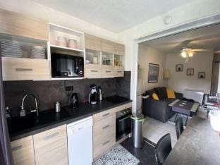 Pinedes Aryana Residence Hotel in Six-Fours-les-Plages