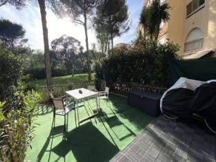 Pinedes Aryana Residence Hotel in Six-Fours-les-Plages