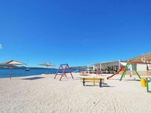 Apartment Sunshine Trogir - Three Bedroom Apartment with Balcony Hotel in Šibenik-Knin County, Croatia