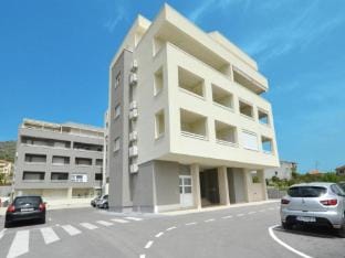 Apartment Sunshine Trogir - Three Bedroom Apartment with Balcony Hotel in Šibenik-Knin County, Croatia