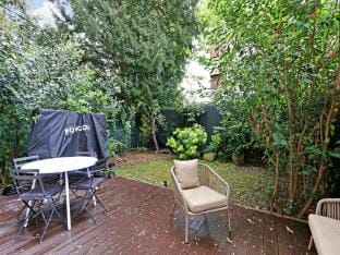 Cosy flat with garden -Neuilly-sur-Seine Hotel in Levallois-Perret