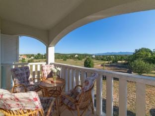 Idyllic Getaway Lovrec Villa with Pool - Five Bedroom Villa with Pool Hotel in Split-Dalmatia County