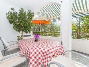 Apartment MAKS - 2 Bedroom Hotel in Šibenik-Knin County, Croatia