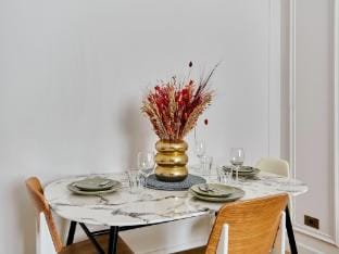 Magnificent Apartment Etoile Hotel in Paris