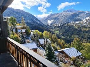 Flat in Veysonnaz near Ski Lift  Valley Views Hotel in Nendaz