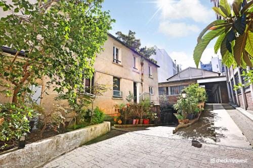 Cosy studio - Belleville Hotel in Paris