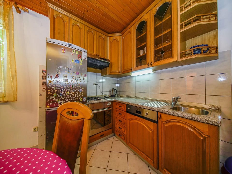 Apartment Mini Brac - One Bedroom Apartment with Terrace ST Hotel in Split-Dalmatia County