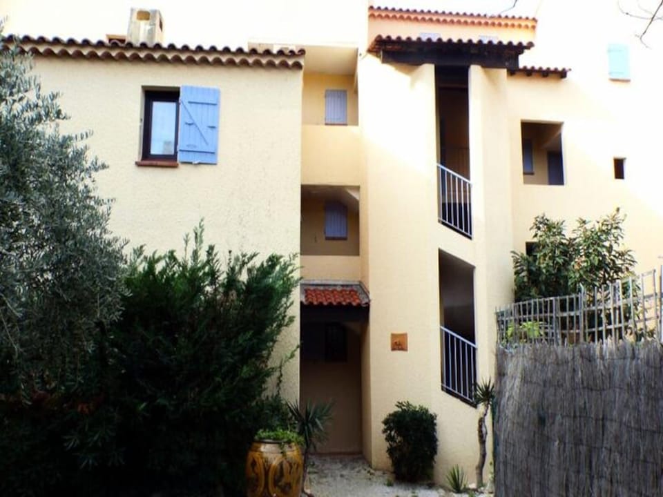 Apartments for 4 People Hotel in Sanary-sur-Mer