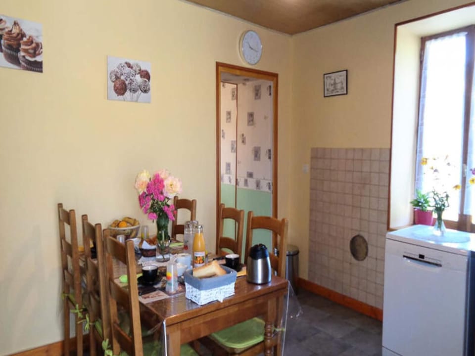 House 5 People Hotel in Auvergne-Rhône-Alpes
