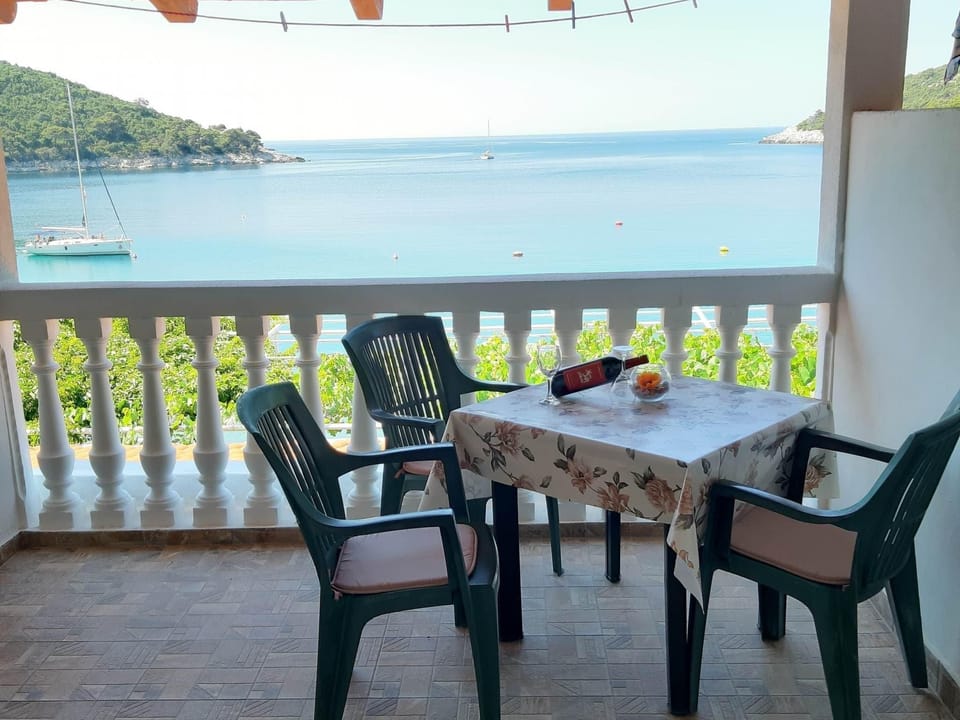 Apartments Franka Saplunara-Triple Room with Terrace and Sea View  No1 Apartment in Korita, Mljet