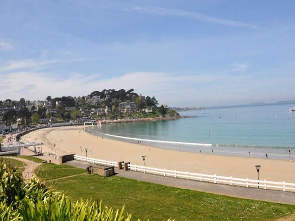 Rooms 5 People Hotel in Perros-Guirec
