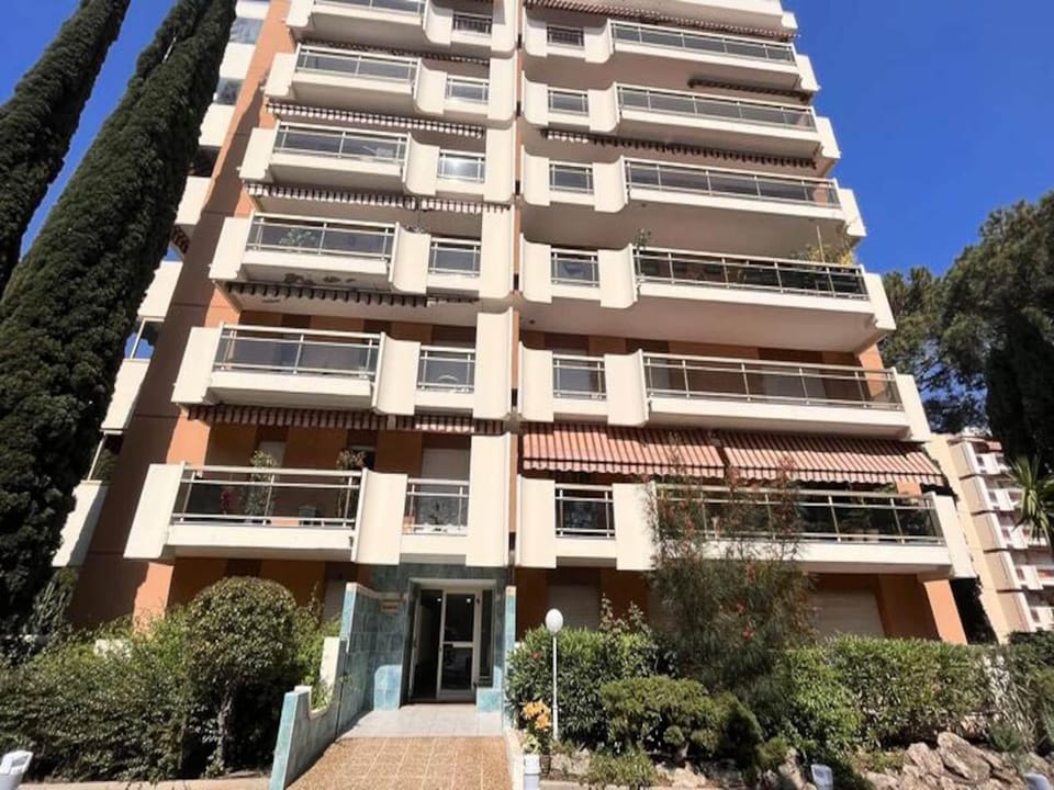 Rooms for 4 People Hotel in Saint-Raphael