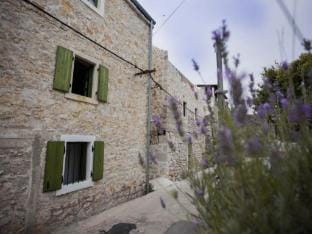 Apartments Stone House Murter - Two Bedroom Apartment with Terrace Hotel in Murter