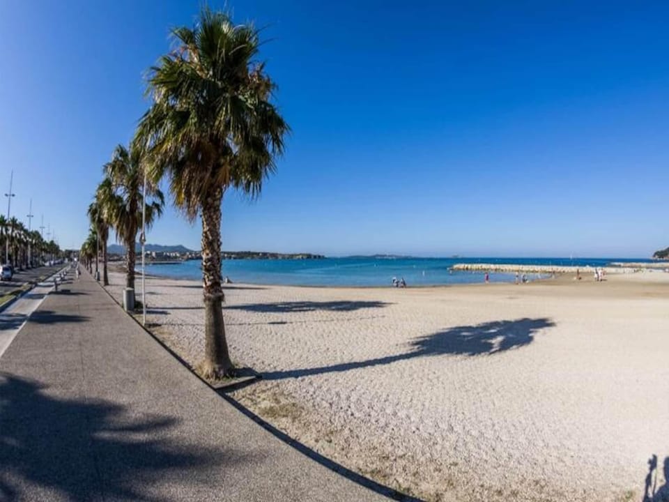 Studio for 4 People Hotel in Six-Fours-les-Plages