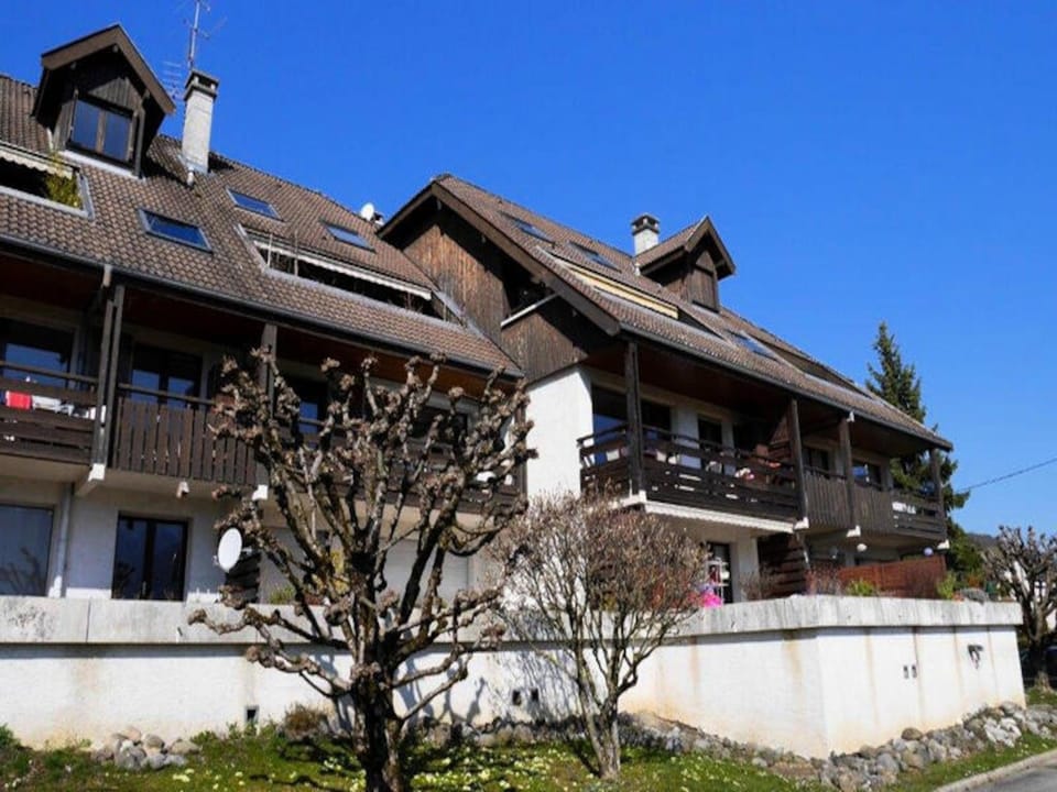 Annecy Holiday Rental with two rooms Hotel in Sévrier