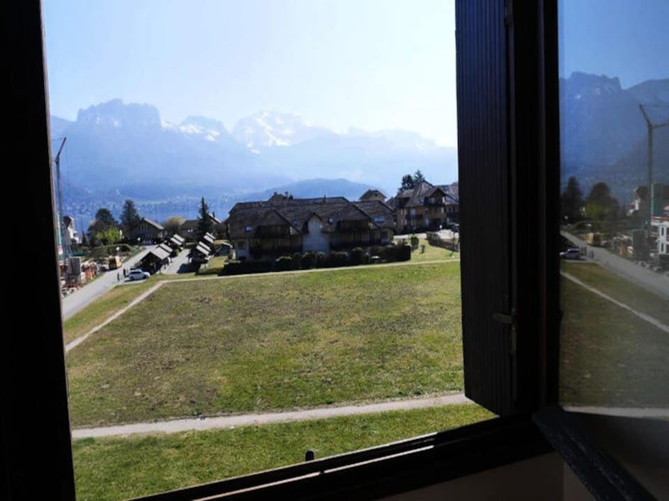 Annecy Holiday Rental with two rooms Hotel in Sévrier
