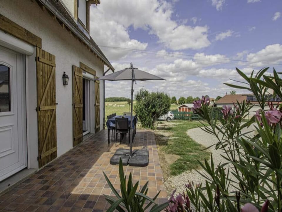 House 9 People Hotel in Bourgogne-Franche-Comté