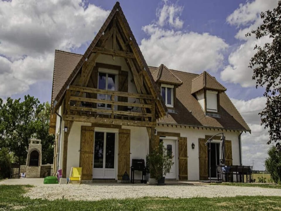 House 9 People Hotel in Bourgogne-Franche-Comté