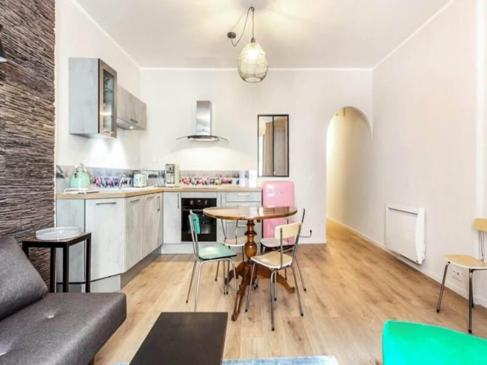 Apartment Thiou for two people Hotel in Annecy