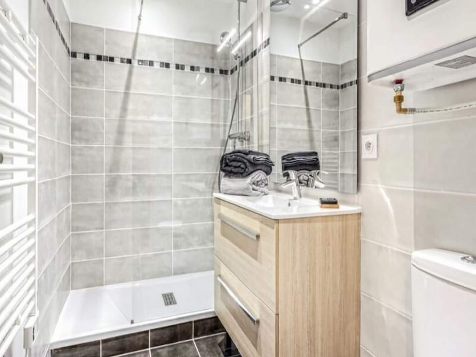Apartment Thiou for two people Hotel in Annecy