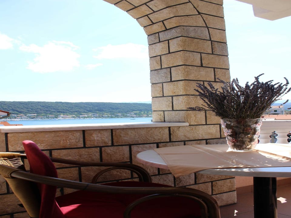 Guest House Villa Anggela - Standard Double room with Balcony and Sea View Apartment in Supetarska Draga