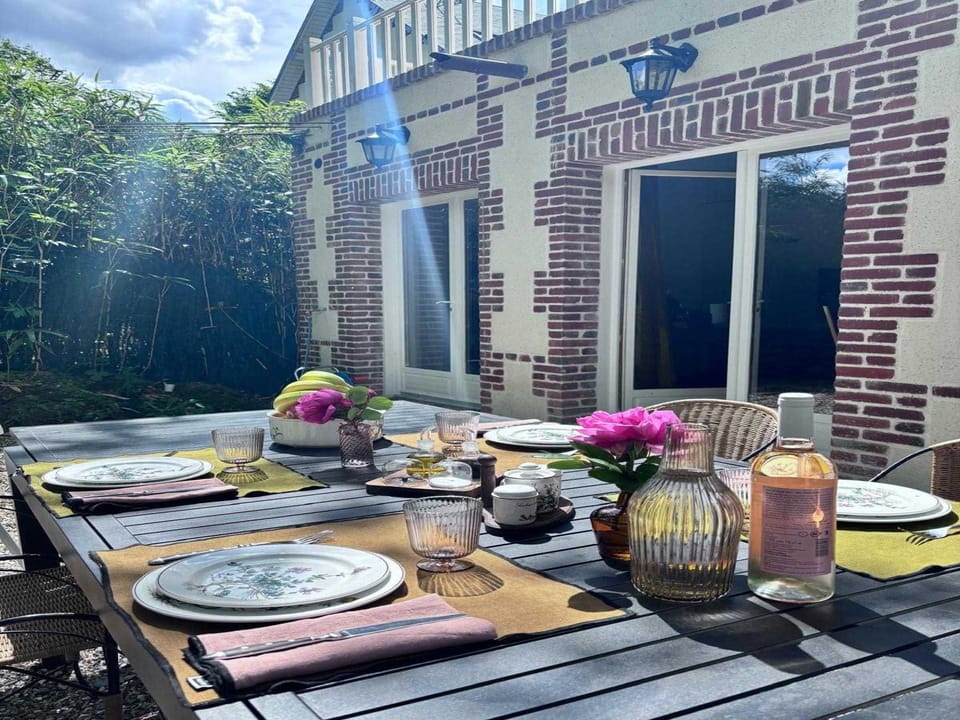 Exceptional 5 bedroom house near the beach Hotel in Trouville-sur-Mer