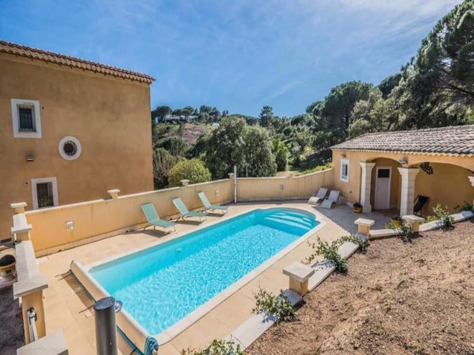 Houses  Villas for 10 People Hotel in Sainte-Maxime
