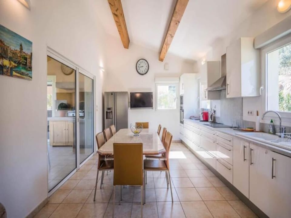 Houses  Villas for 10 People Hotel in Sainte-Maxime