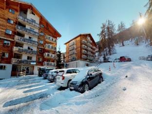 Appealing apartment with balcony Hotel in Nendaz