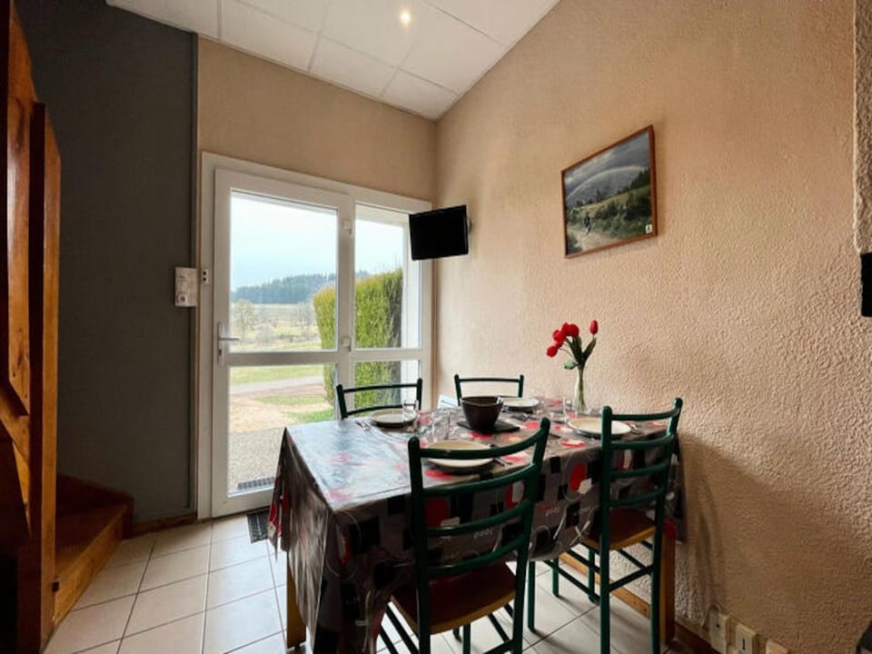 House 5 People Hotel in Auvergne-Rhône-Alpes