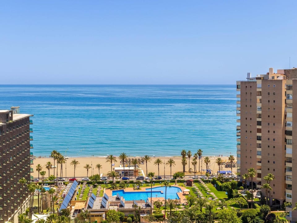 Sunny Apartment near Playamar Beach Apartment in Torremolinos