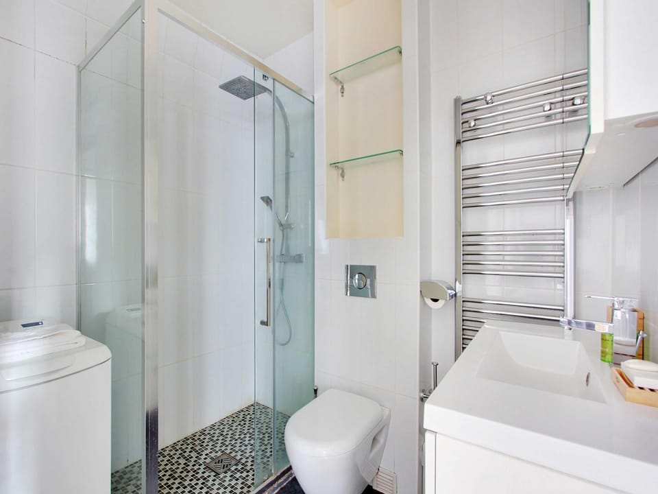 Chic apartment - 1BR4P -Paris 16e  Boulogne-Billancourt Hotel in Paris