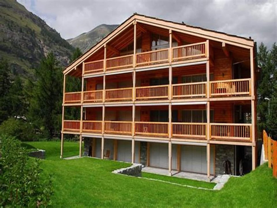 Goleon Val Ecrins Stay with three rooms Hotel in Les Deux Alpes
