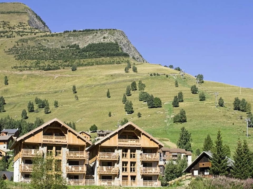 Goleon Val Ecrins Stay with three rooms Hotel in Les Deux Alpes
