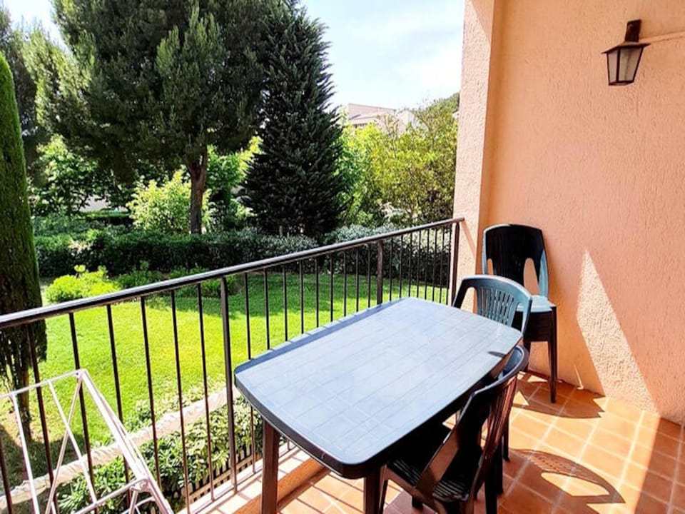 Rooms 6 People Hotel in Six-Fours-les-Plages