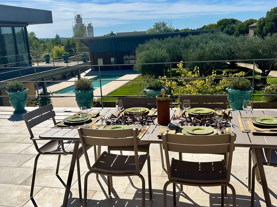 Provencal Villa with Garden  Pool Resort in Uzes