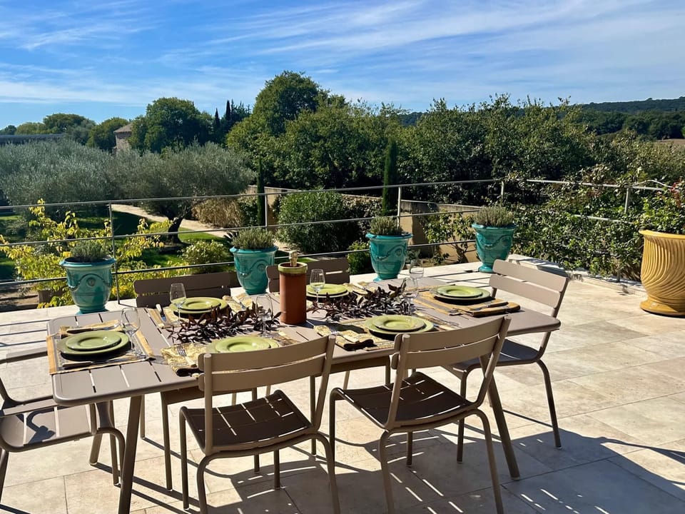 Provencal Villa with Garden  Pool Resort in Uzes