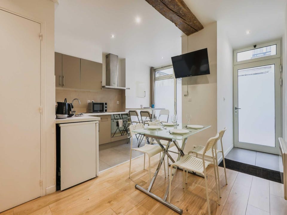 Charming apartment Marais Hotel in Paris