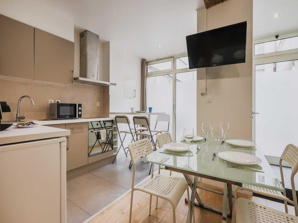 Charming apartment Marais Hotel in Paris