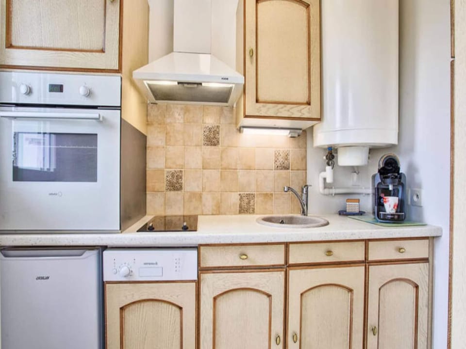 Cabourg Holiday Rental with three rooms Hotel in Cabourg
