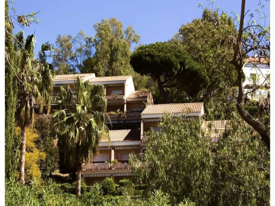 Studio for 2 People Hotel in Rayol-Canadel-sur-Mer