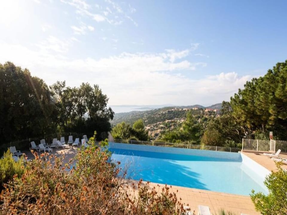Comfort Apartment 2 bedrooms 6 people Hotel in Sainte-Maxime